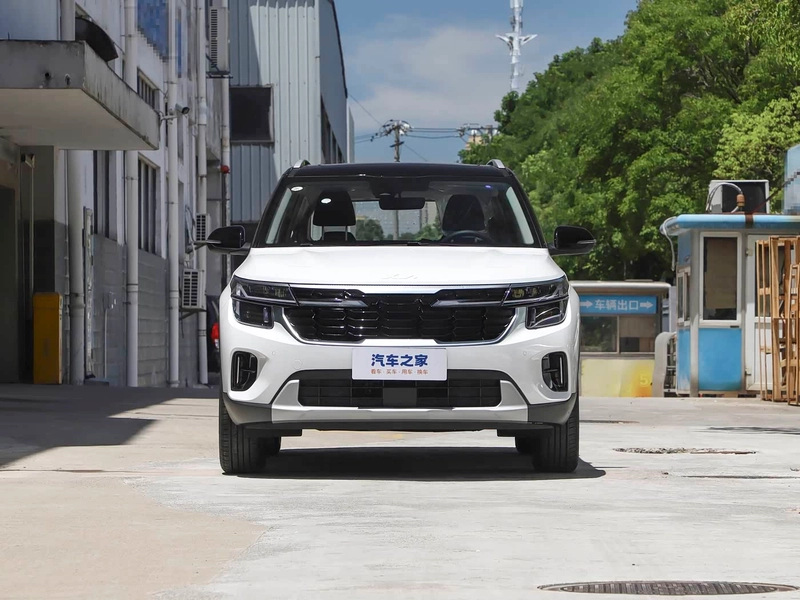 Kia Seltos 2026 1.5L IVT Edición de lujo exterior foto 2 Kia Seltos 2026 1.5L IVT Edición de lujo exterior foto 2