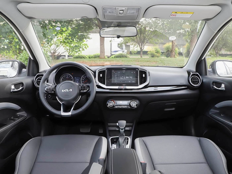 Kia Stonic 2021 1.4L CVT Tragaluz interior foto 14 Kia Stonic 2021 1.4L CVT Tragaluz interior foto 14