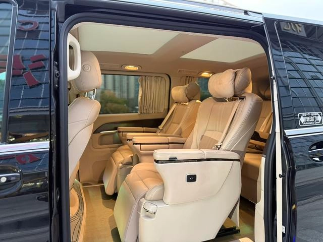 Mercedes-Benz V-Class 2021 V 260 Pilot Edition interior photo 10 Mercedes-Benz V-Class 2021 V 260 Pilot Edition interior photo 10
