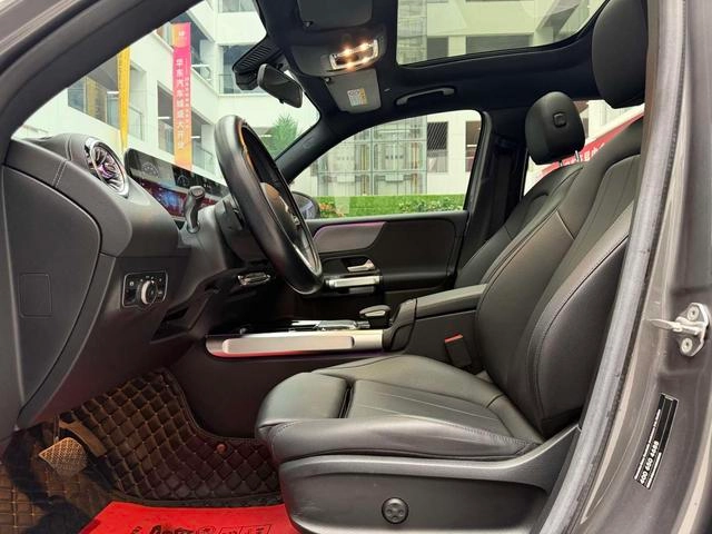 Mercedes-Benz GLB 2021 GLB 200 Dynamic exterior photo 10