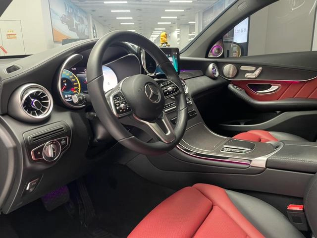 Mercedes-Benz GLC Coupe 2021 GLC 300 4MATIC coupe SUV interior photo 11 Mercedes-Benz GLC Coupe 2021 GLC 300 4MATIC coupe SUV interior photo 11
