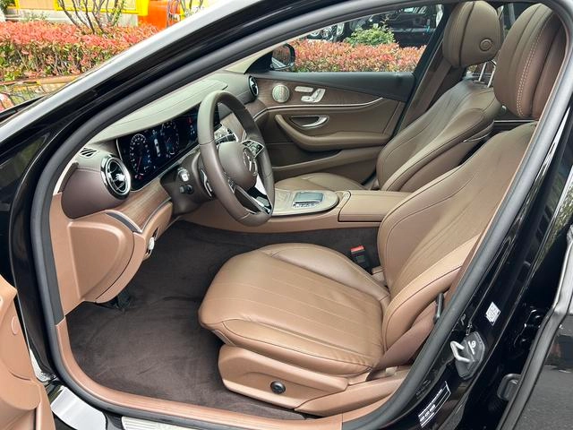 Mercedes-Benz E-Class 2023 E 300 L Luxury type Passenger car interior photo 10 Mercedes-Benz E-Class 2023 E 300 L Luxury type Passenger car interior photo 10