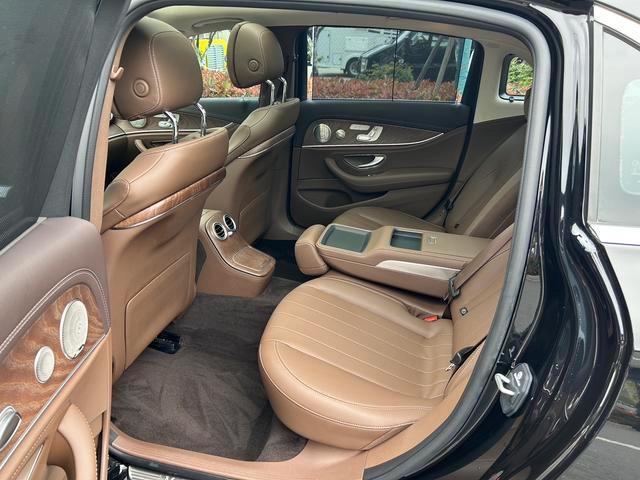 Mercedes-Benz E-Class 2023 E 300 L Luxury type Passenger car interior photo 11 Mercedes-Benz E-Class 2023 E 300 L Luxury type Passenger car interior photo 11