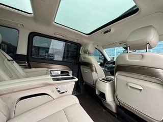 Mercedes-Benz V-Class 2022 V 260 L Long Wheelbase Deluxe Edition interior photo 11 Mercedes-Benz V-Class 2022 V 260 L Long Wheelbase Deluxe Edition interior photo 11