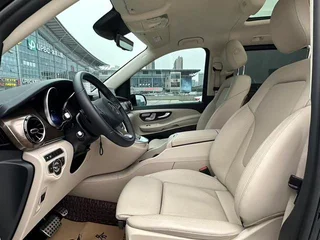 Mercedes-Benz V-Class 2022 V 260 L Long Wheelbase Deluxe Edition interior photo 12 Mercedes-Benz V-Class 2022 V 260 L Long Wheelbase Deluxe Edition interior photo 12