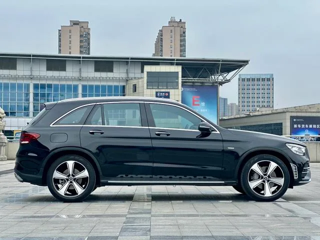 Mercedes-Benz GLC 2020 GLC 300 L 4MATIC Динамичный тип интерьер фото 15 Mercedes-Benz GLC 2020 GLC 300 L 4MATIC Динамичный тип интерьер фото 15