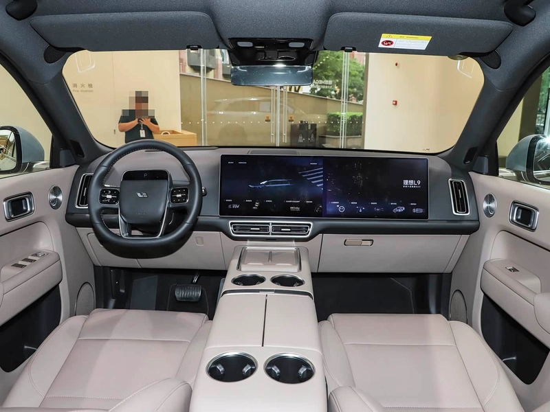Li Auto L9 2025 Ultra Smart Rejuvenation New Edition interior photo 17 Li Auto L9 2025 Ultra Smart Rejuvenation New Edition interior photo 17