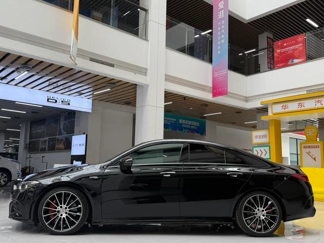 Mercedes-Benz Mercedes-AMG CLA AMG 2023 AMG CLA 35 4MATIC exterior foto 9
