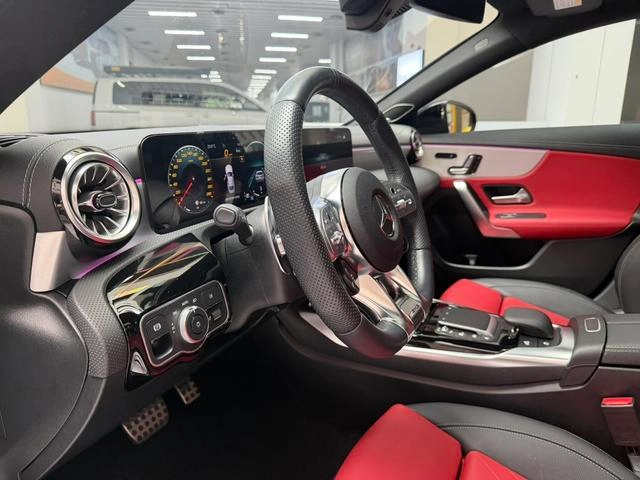 Mercedes-Benz Mercedes-AMG CLA AMG 2023 AMG CLA 35 4MATIC interior foto 11