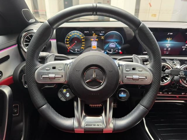 Mercedes-Benz Mercedes-AMG CLA AMG 2023 AMG CLA 35 4MATIC interior foto 16