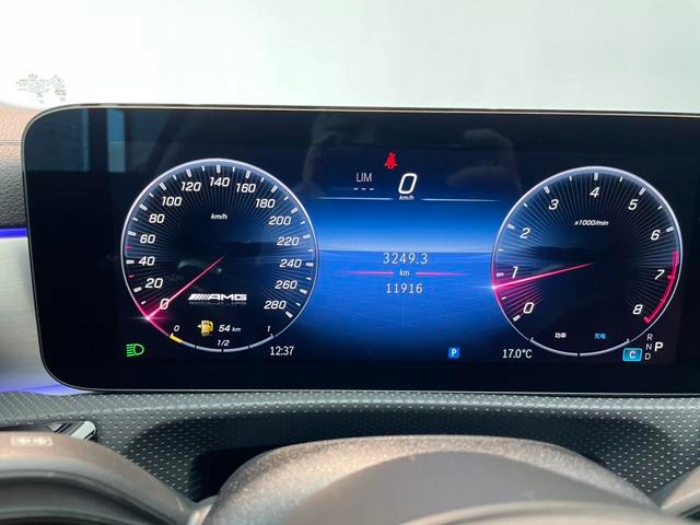 Mercedes-Benz Mercedes-AMG CLA AMG 2025 AMG CLA 35 4MATIC exterior foto 5 Mercedes-Benz Mercedes-AMG CLA AMG 2025 AMG CLA 35 4MATIC exterior foto 5