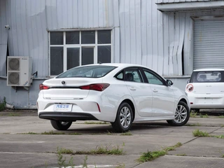 Changan Eado 2025 PLUS 1.5L Manual Deluxe Edition exterior photo 7