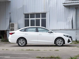 Changan Eado 2025 PLUS 1.5L Manual Deluxe Edition exterior photo 8