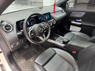 Mercedes-Benz GLA 2022 GLA 200 intérieur photo 11 Mercedes-Benz GLA 2022 GLA 200 intérieur photo 11