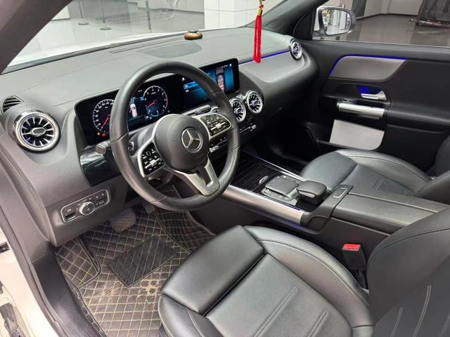 Mercedes-Benz GLA 2022 GLA 200 intérieur photo 11 Mercedes-Benz GLA 2022 GLA 200 intérieur photo 11