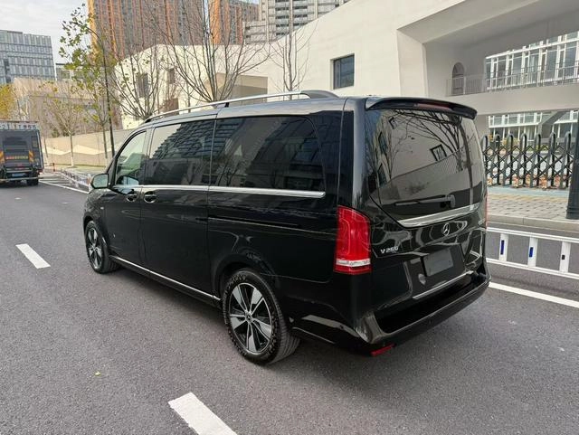 Mercedes-Benz V-Class 2022 V 260 Премиум-версия интерьер фото 7