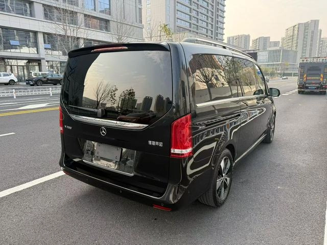 Mercedes-Benz V-Class 2022 V 260 Премиум-версия интерьер фото 9