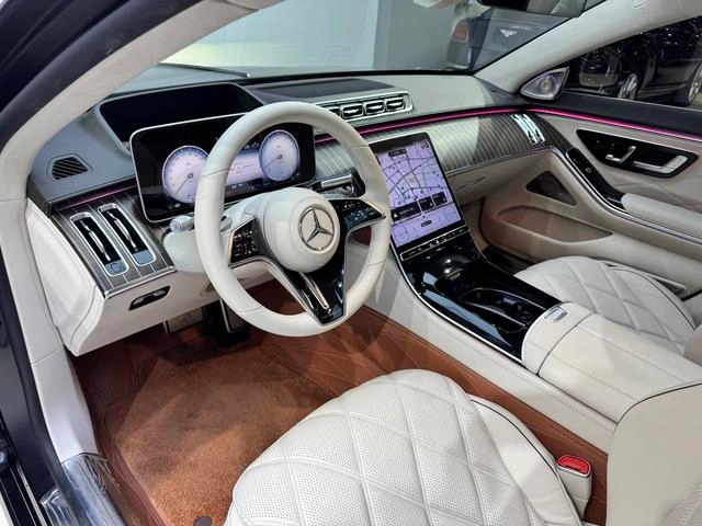 Mercedes-Benz Mercedes-Maybach S-Class 2023 S 680 4MATIC exterior foto 4 Mercedes-Benz Mercedes-Maybach S-Class 2023 S 680 4MATIC exterior foto 4