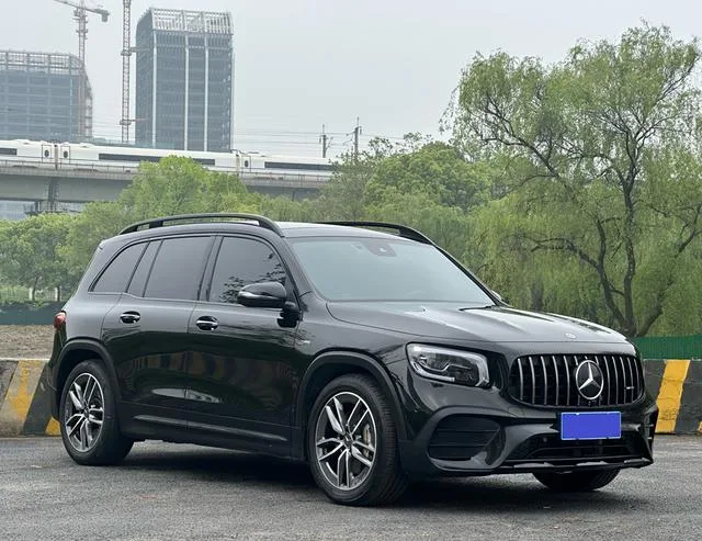 Mercedes-Benz Mercedes-AMG GLB AMG 2023 AMG GLB 35 4MATIC exterior foto 3 Mercedes-Benz Mercedes-AMG GLB AMG 2023 AMG GLB 35 4MATIC exterior foto 3