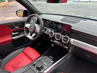 Mercedes-Benz Mercedes-AMG GLB AMG 2023 AMG GLB 35 4MATIC exterior foto 10 Mercedes-Benz Mercedes-AMG GLB AMG 2023 AMG GLB 35 4MATIC exterior foto 10