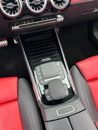 Mercedes-Benz Mercedes-AMG GLB AMG 2023 AMG GLB 35 4MATIC interior foto 17 Mercedes-Benz Mercedes-AMG GLB AMG 2023 AMG GLB 35 4MATIC interior foto 17