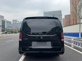 Mercedes-Benz V-Class 2024 V 300 Premium Edition interior photo 15 Mercedes-Benz V-Class 2024 V 300 Premium Edition interior photo 15