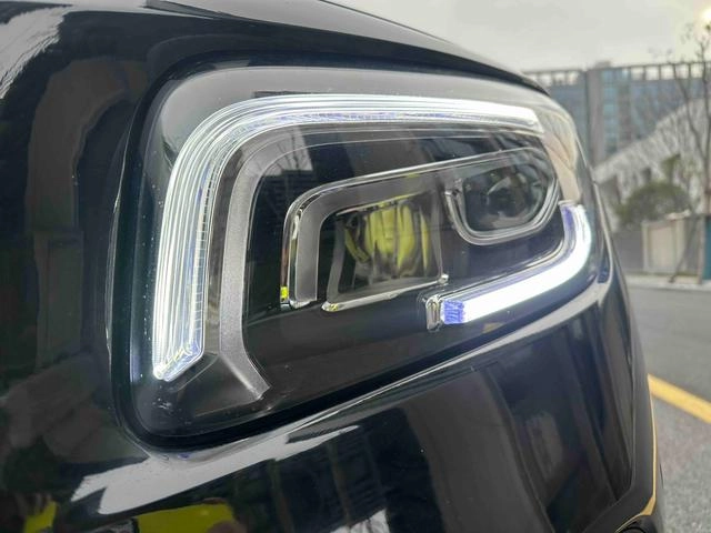 Mercedes-Benz GLB 2021 GLB 200 Estilo de moda exterior foto 3