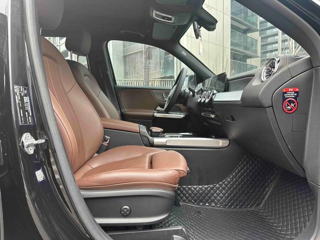 Mercedes-Benz GLB 2021 GLB 200 Estilo de moda interior foto 12