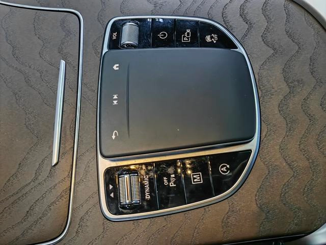 Mercedes-Benz GLC 2022 GLC 300 L 4MATIC Dynamic exterior photo 7 Mercedes-Benz GLC 2022 GLC 300 L 4MATIC Dynamic exterior photo 7