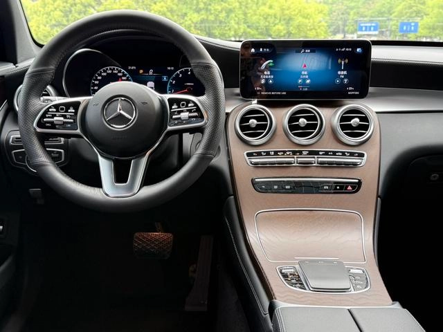 Mercedes-Benz GLC 2022 GLC 300 L 4MATIC Dynamic exterior photo 8 Mercedes-Benz GLC 2022 GLC 300 L 4MATIC Dynamic exterior photo 8