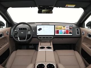 Li Auto L8 2025 Ultra Smart Rejuvenation New Edition interior photo 13 Li Auto L8 2025 Ultra Smart Rejuvenation New Edition interior photo 13