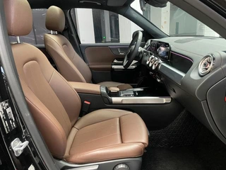 Mercedes-Benz GLB 2024 GLB 220 Dynamic interior photo 15 Mercedes-Benz GLB 2024 GLB 220 Dynamic interior photo 15