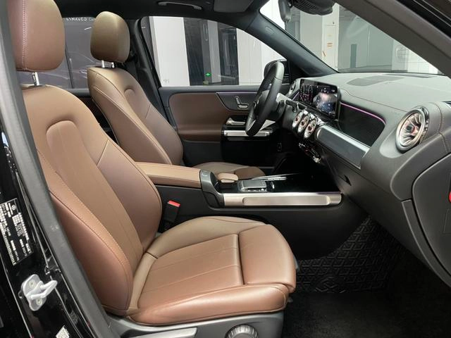 Mercedes-Benz GLB 2024 GLB 220 Dynamic interior photo 15 Mercedes-Benz GLB 2024 GLB 220 Dynamic interior photo 15