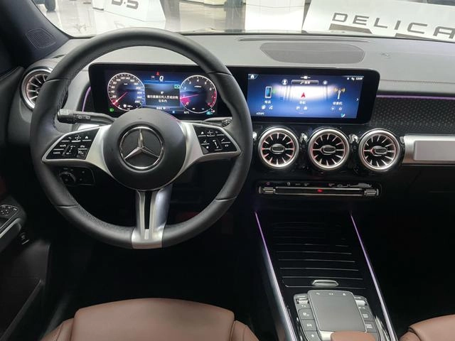 Mercedes-Benz GLB 2024 GLB 220 Dynamic interior photo 19 Mercedes-Benz GLB 2024 GLB 220 Dynamic interior photo 19