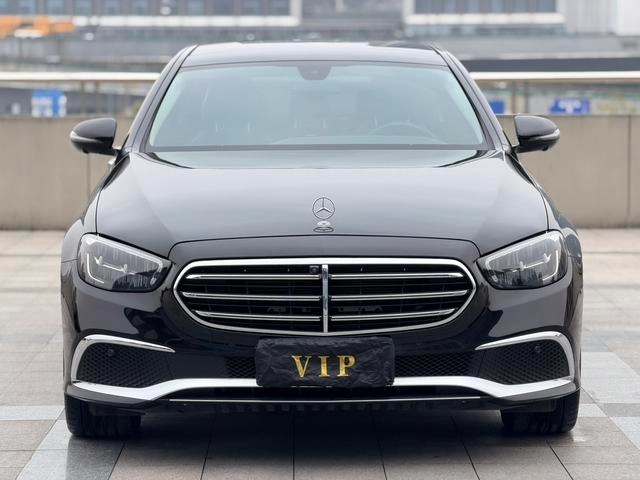Mercedes-Benz E-Class 2023 E 300 L De lujo Coche exterior foto 2