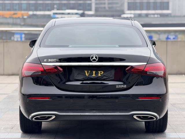 Mercedes-Benz E-Class 2023 E 300 L De lujo Coche exterior foto 6
