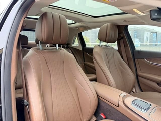 Mercedes-Benz E-Class 2023 E 300 L De lujo Coche interior foto 16
