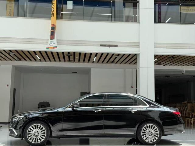 Mercedes-Benz E-Class 2023 E 300 L Fashionable Passenger car exterior photo 8 Mercedes-Benz E-Class 2023 E 300 L Fashionable Passenger car exterior photo 8