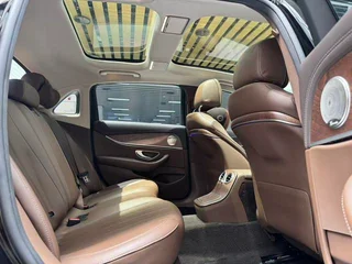 Mercedes-Benz E-Class 2023 E 300 L Fashionable Passenger car interior photo 19 Mercedes-Benz E-Class 2023 E 300 L Fashionable Passenger car interior photo 19