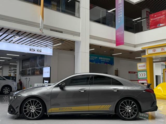Mercedes-Benz Mercedes-AMG CLA AMG 2023 AMG CLA 35 4MATIC exterior foto 9 Mercedes-Benz Mercedes-AMG CLA AMG 2023 AMG CLA 35 4MATIC exterior foto 9