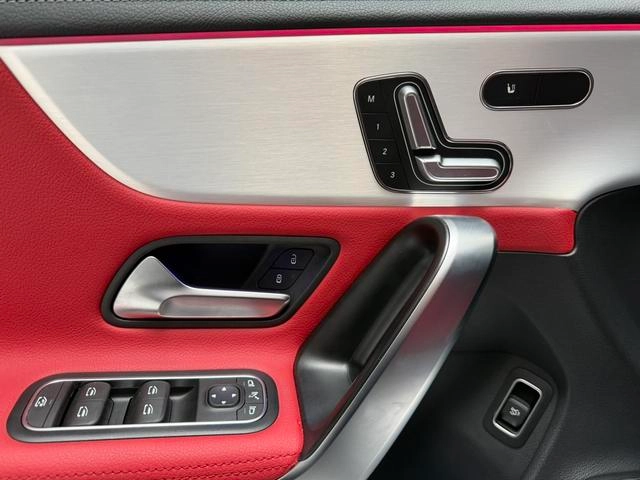 Mercedes-Benz Mercedes-AMG CLA AMG 2023 AMG CLA 35 4MATIC exterior foto 10 Mercedes-Benz Mercedes-AMG CLA AMG 2023 AMG CLA 35 4MATIC exterior foto 10