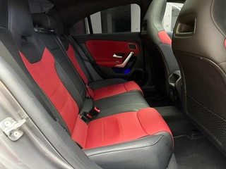 Mercedes-Benz Mercedes-AMG CLA AMG 2023 AMG CLA 35 4MATIC interior foto 18 Mercedes-Benz Mercedes-AMG CLA AMG 2023 AMG CLA 35 4MATIC interior foto 18