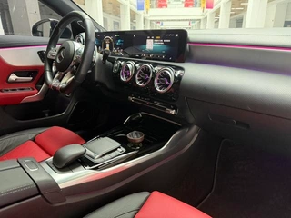 Mercedes-Benz Mercedes-AMG CLA AMG 2023 AMG CLA 35 4MATIC interior foto 20 Mercedes-Benz Mercedes-AMG CLA AMG 2023 AMG CLA 35 4MATIC interior foto 20