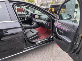 Mercedes-Benz E-Class 2022 Reforma E 300 L Estilo de moda Coche exterior foto 7 Mercedes-Benz E-Class 2022 Reforma E 300 L Estilo de moda Coche exterior foto 7