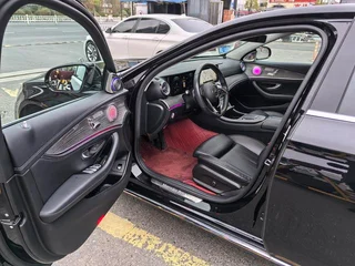 Mercedes-Benz E-Class 2022 Reforma E 300 L Estilo de moda Coche interior foto 10 Mercedes-Benz E-Class 2022 Reforma E 300 L Estilo de moda Coche interior foto 10