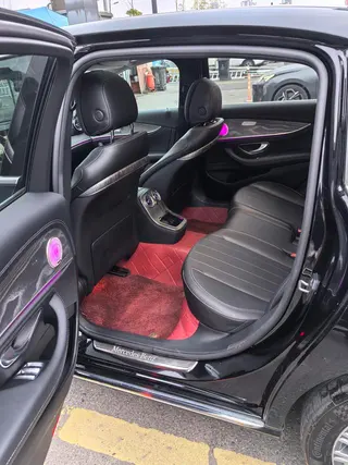 Mercedes-Benz E-Class 2022 Reforma E 300 L Estilo de moda Coche interior foto 11 Mercedes-Benz E-Class 2022 Reforma E 300 L Estilo de moda Coche interior foto 11