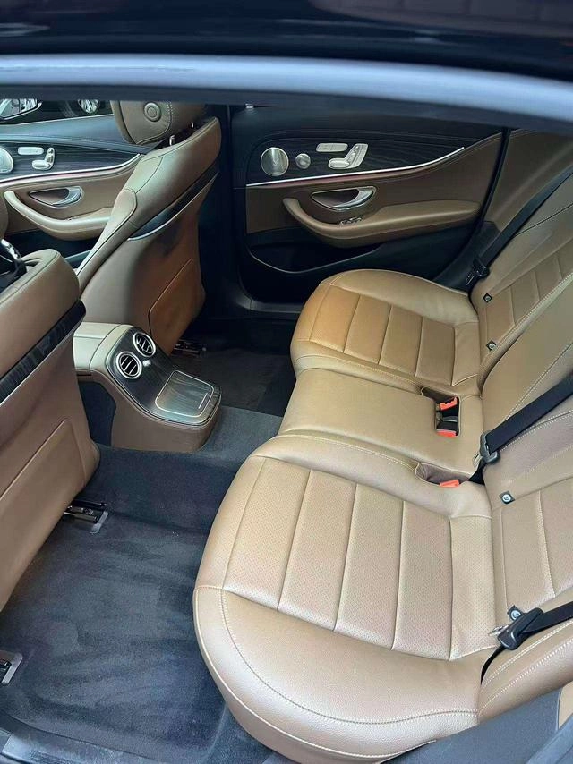 Mercedes-Benz E-Class 2022 Segundo cambio E 300 L De lujo Coche deportivo exterior foto 8 Mercedes-Benz E-Class 2022 Segundo cambio E 300 L De lujo Coche deportivo exterior foto 8