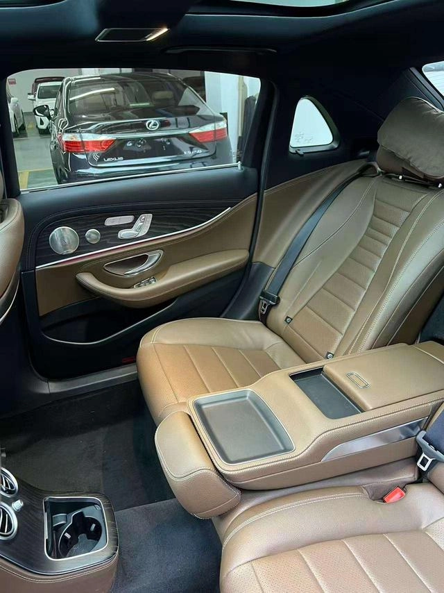 Mercedes-Benz E-Class 2022 Segundo cambio E 300 L De lujo Coche deportivo exterior foto 9 Mercedes-Benz E-Class 2022 Segundo cambio E 300 L De lujo Coche deportivo exterior foto 9