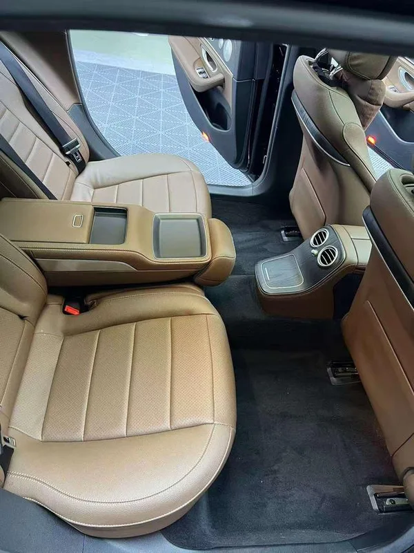 Mercedes-Benz E-Class 2022 Segundo cambio E 300 L De lujo Coche deportivo interior foto 11 Mercedes-Benz E-Class 2022 Segundo cambio E 300 L De lujo Coche deportivo interior foto 11