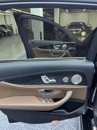 Mercedes-Benz E-Class 2022 Segundo cambio E 300 L De lujo Coche deportivo interior foto 12 Mercedes-Benz E-Class 2022 Segundo cambio E 300 L De lujo Coche deportivo interior foto 12